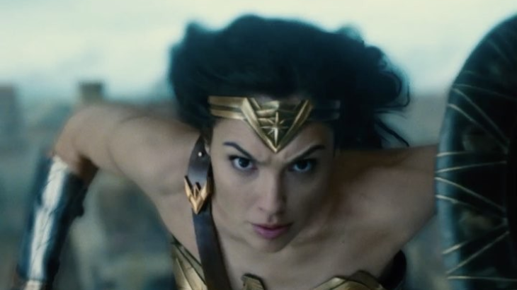 Gal Gadot Ternyata Hamil 5 Bulan Saat Syuting