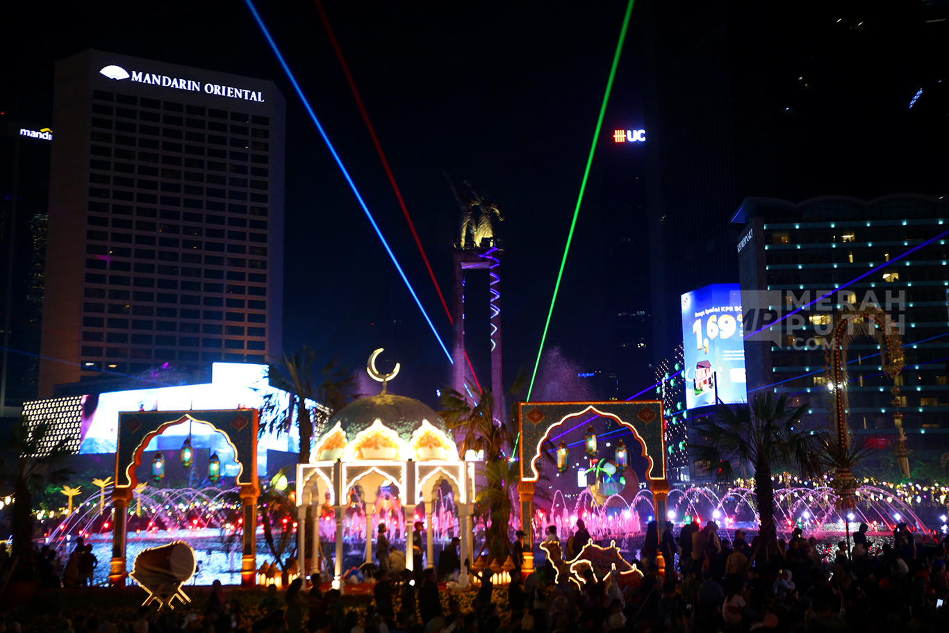 Semarak Malam Takbiran di Car Free Night Bundaran HI Jakarta 