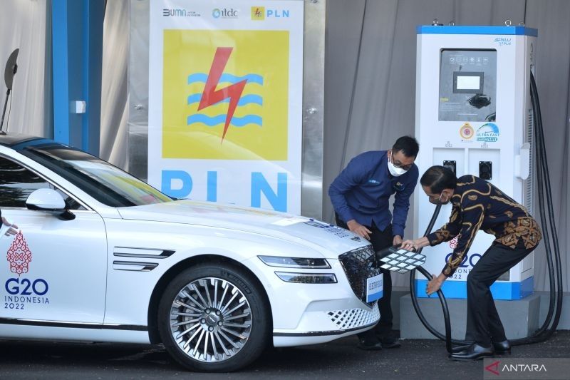 Bikin Murah Mobil dan Motor Listrik