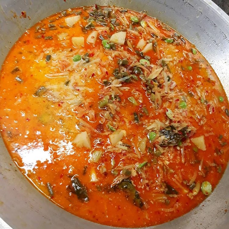 Sayur ketupat Betawi. (Foto: instagram.com/doelkunyit21)