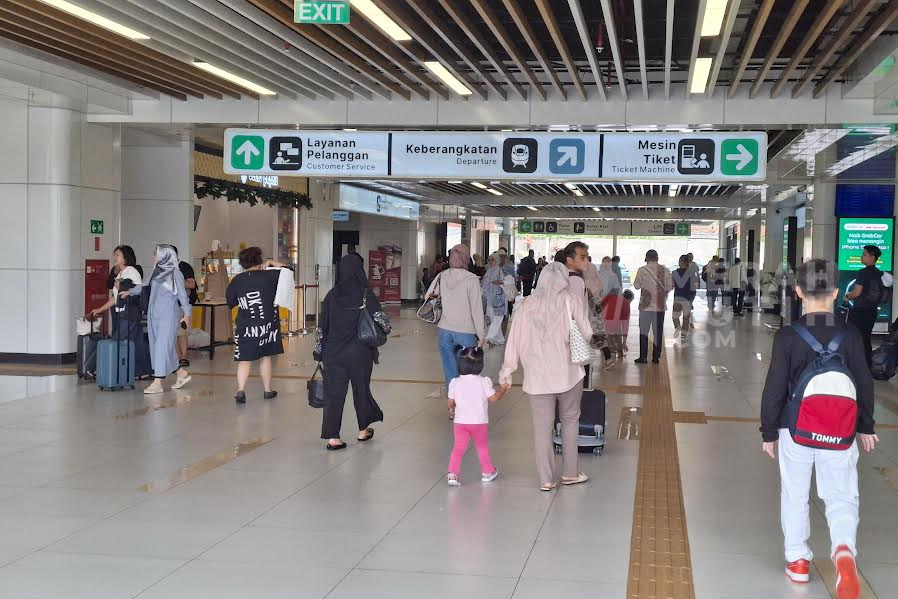 Penumpang Kereta Cepat Jakarta-Bandung Tembus 100 Ribu Orang di Musim Libur Nataru 