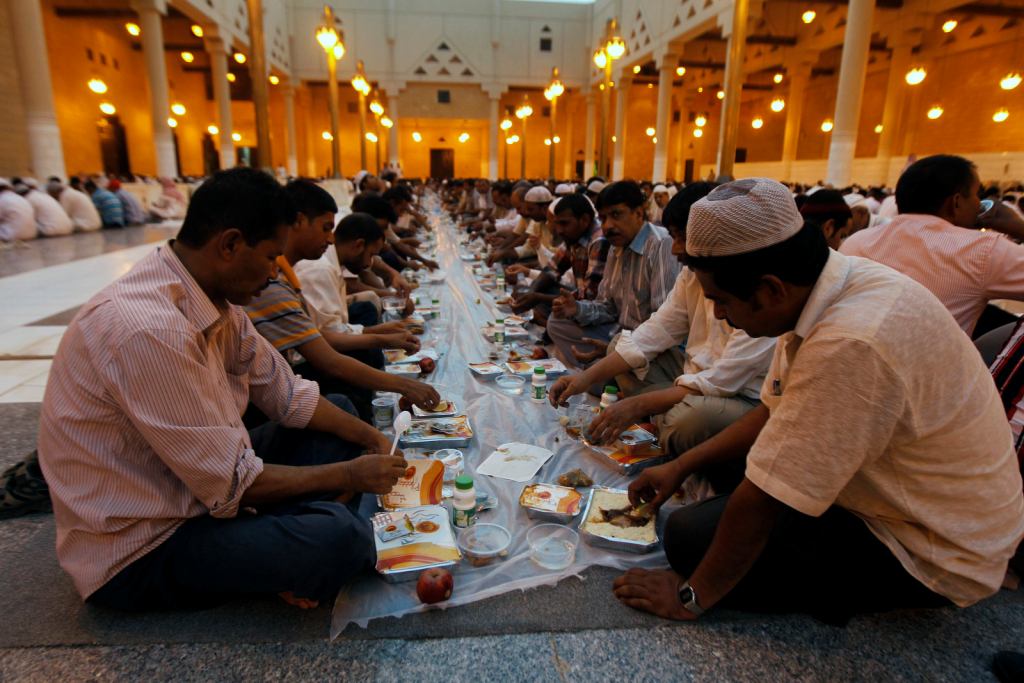 Tingkatkan Toleransi, Yuk Ketahui Lebih Jauh Tentang Puasa Ramadan!