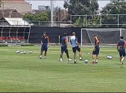 21 Pemain Spanyol Latihan Perdana Tertutup di Lapangan Blulukan Karanganyar