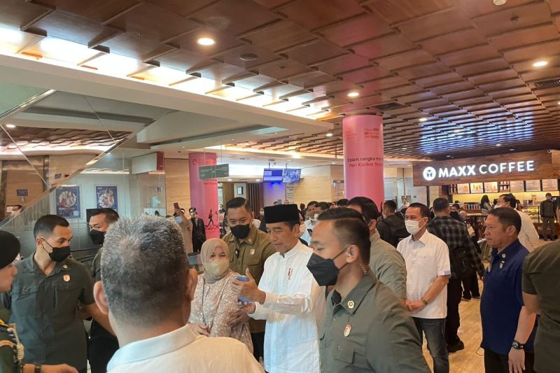 Jokowi Kunjungi Mantan Kepala BNPB Doni Monardo yang Sakit