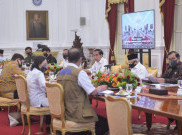 Presiden Jokowi Serahkan Bantuan Modal Kerja bagi Pelaku Usaha Mikro dan Kecil