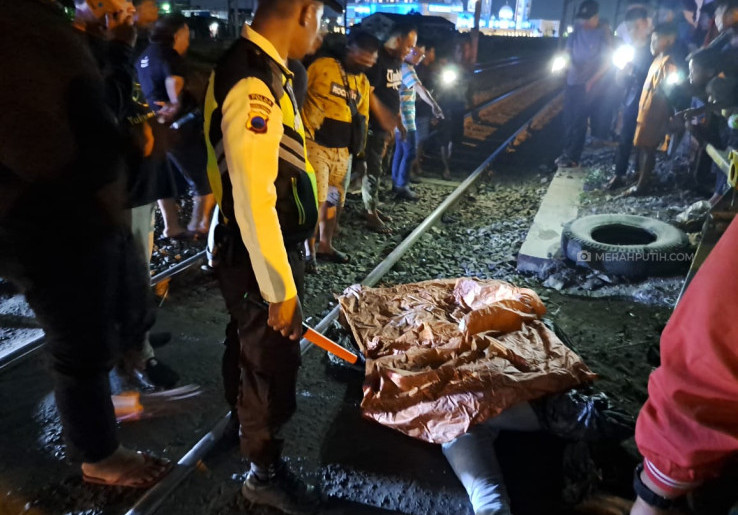 Nekat Terobos Palang Pintu, Pengendara Motor Tewas Tertabrak KA Gaya Baru Malang