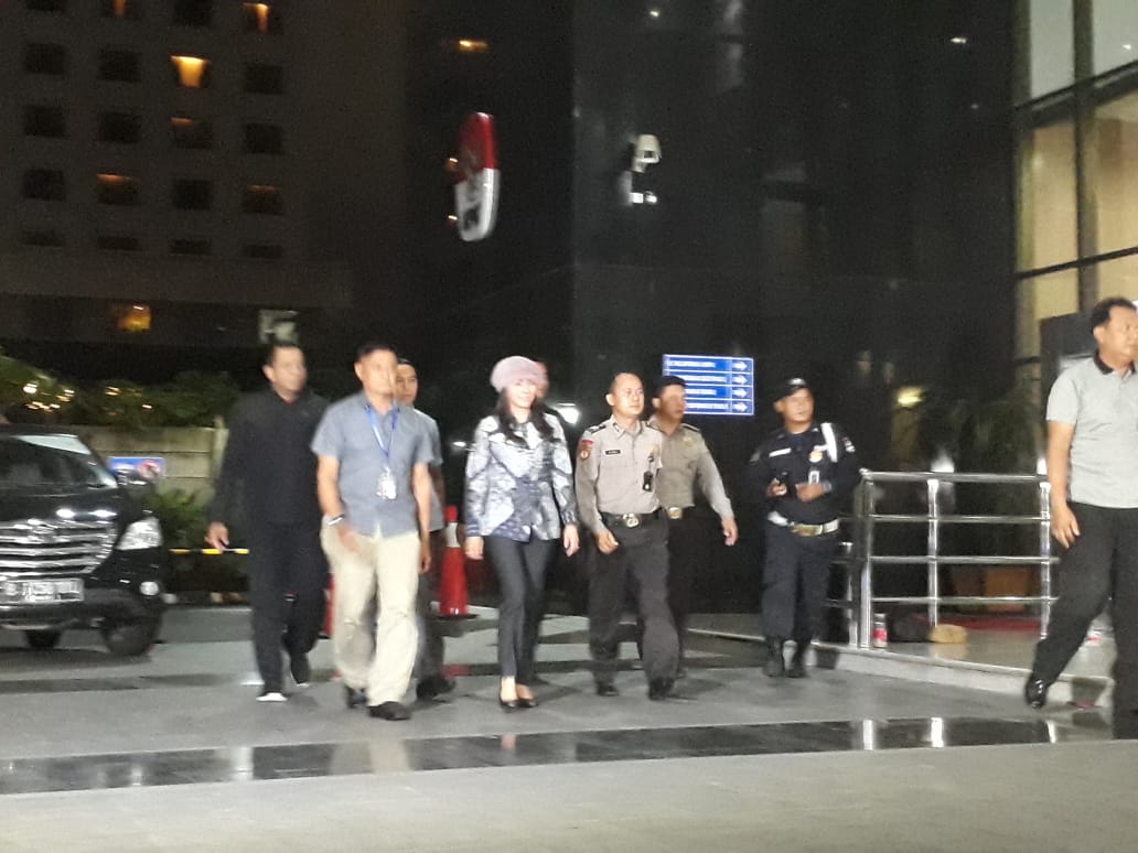upati Kepulauan Talaud, Sulawesi Utara, Sri Wahyumi Maria Manalip