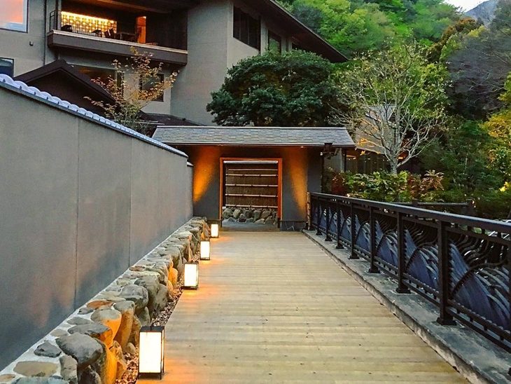 Setouchi Retreat Aonagi memiliki pemandangan gunung yang mengesankan. (Foto: instagram.com/fattymountain)