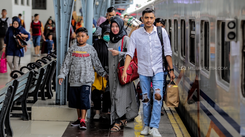 Puncak Arus Balik Lebaran di Stasiun Senen dan Gambir Diperkirakan Hari Ini