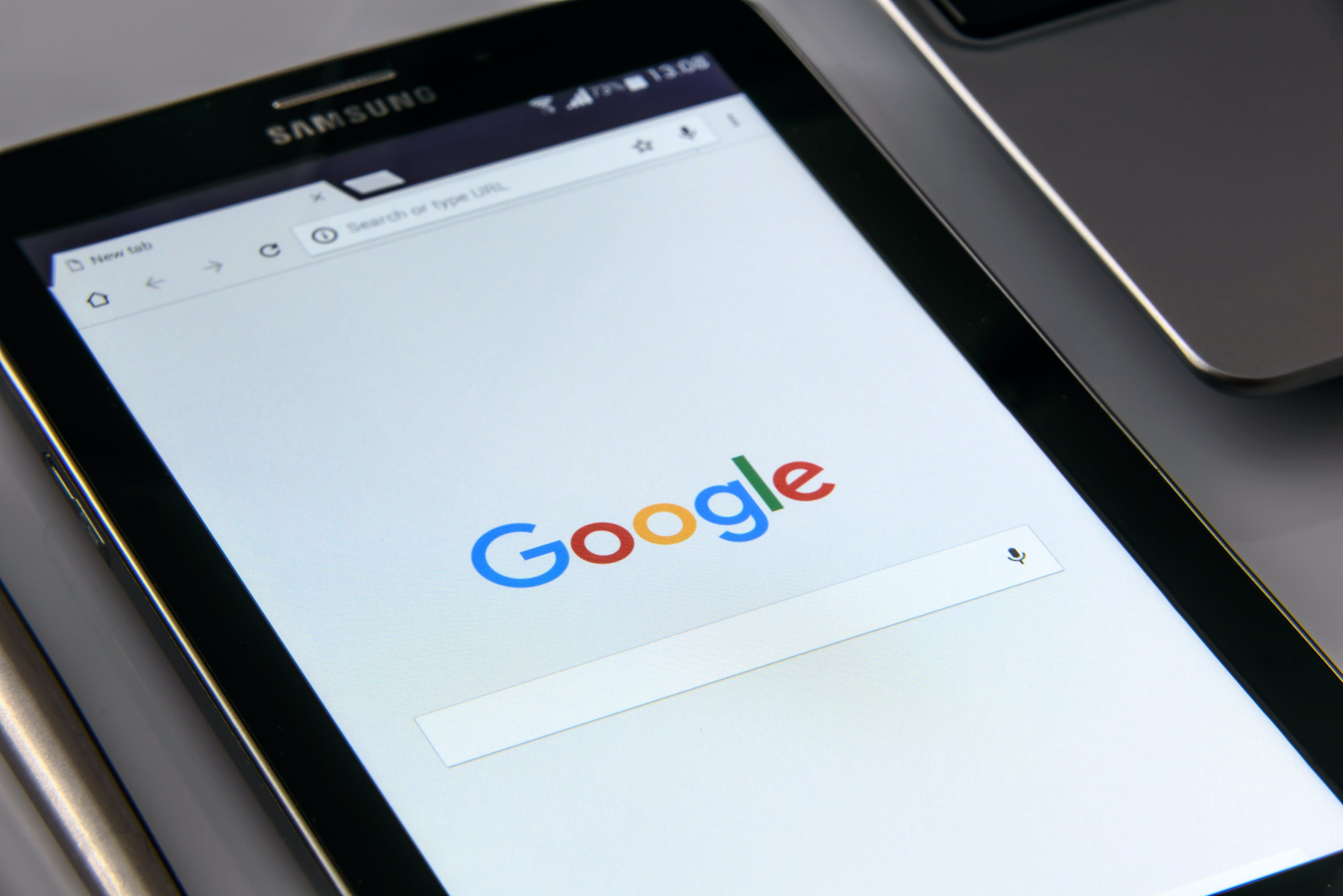 Kamu bisa menggunakan Google untuk mengantisipasi atau hemat kuota internet (Foto: pexels/PhotoMIX Ltd)