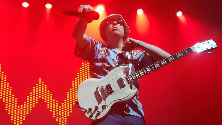 Weezer Siapkan Album Dadakan Akhir Januari 2021