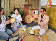 Dari Tradisi ke Inovasi, Anyaman Bambu Desa Buniayu Tembus Pasar Modern