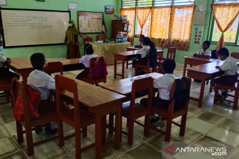 Komisi X Minta Pembukaan Sekolah di Masa Pandemi Dievaluasi