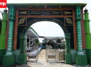  Masjid Bersejarah Syekh Maulana Malik Ibrahim di Desa Leran, Gresik