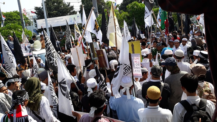 Ribuan Umat Islam di Cirebon Kutuk Pembantaian Rohingya 