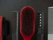 Mulai Sekarang, Rajinlah Cuci Sisir Rambut