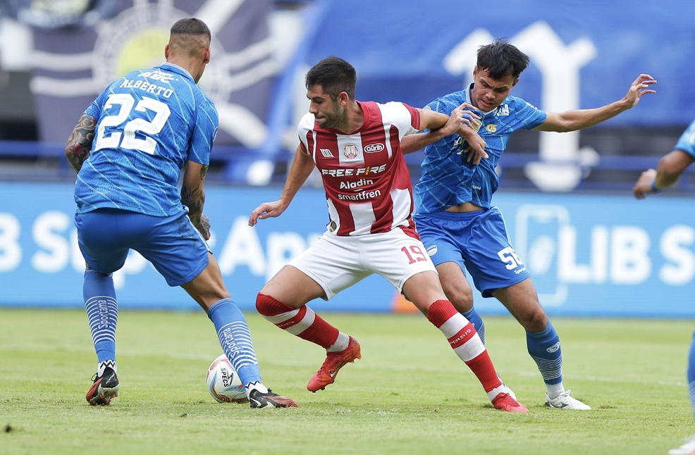Hasil Liga 1 pada 4 Februari: PSM Menang 4-0, Persib Ditahan Persis 2-2
