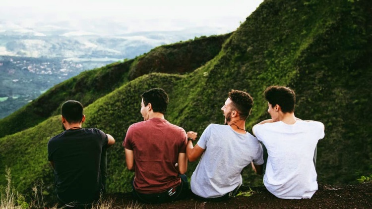 Tanya teman lain, mereka disapa juga enggak? (Foto- Pexels/Matheus F)