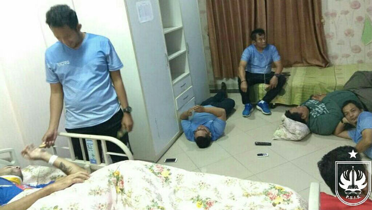 Pelanggaran Horor Bek Arema FC terhadap Bomber PSIS Semarang