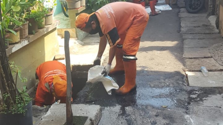 Cara Sudin Bina Marga Jakarta Pusat Atasi Banjir di Jalan Raya