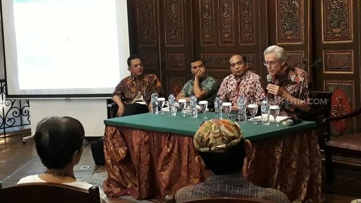 Kata Sejarawan Peter Carey tentang Korupsi