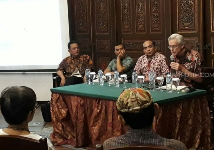 Kata Sejarawan Peter Carey tentang Korupsi