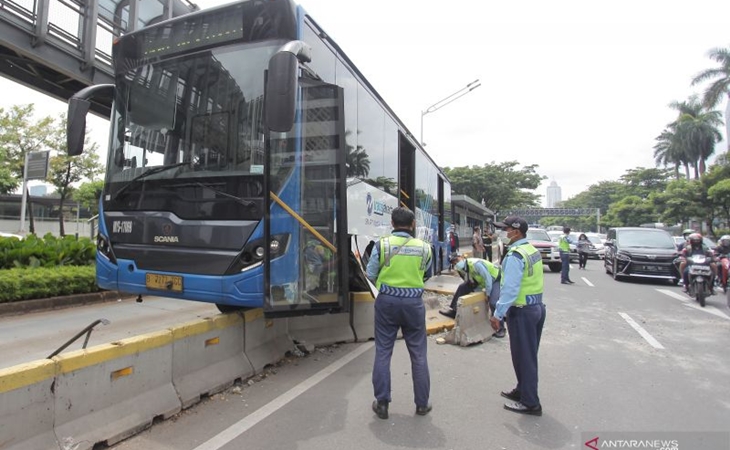 Rentetan Kecelakaan Bus TransJakarta, PSI Sebut Direksi Tak Serius Lakukan Evaluasi
