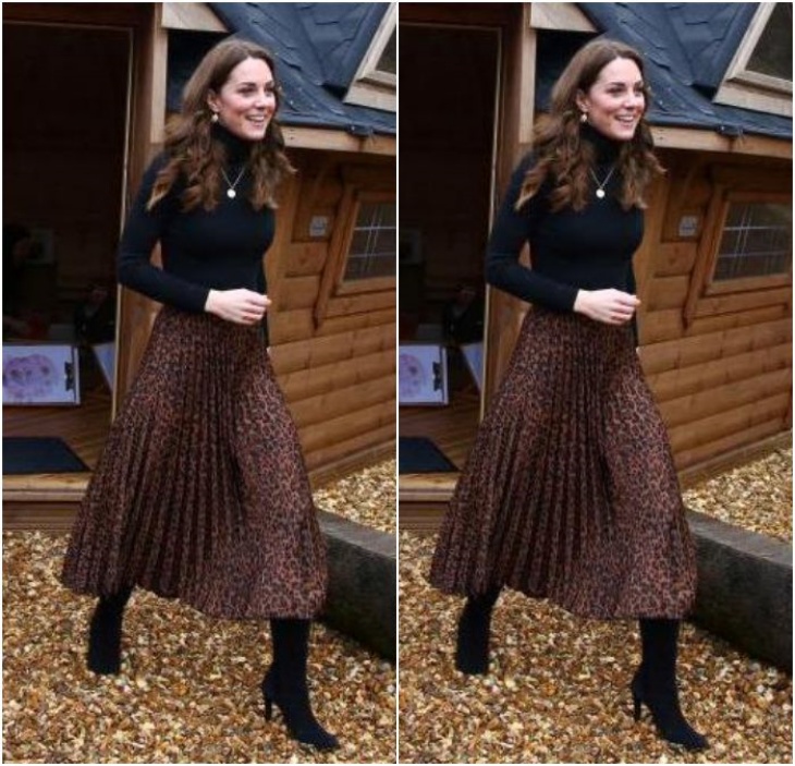 Rok plisket motif hewan. (Foto: grid)