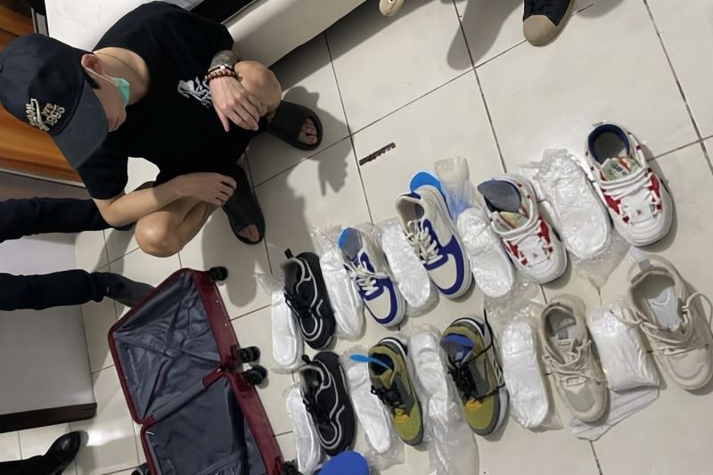 5 Warga Malaysia Selundupkan 5,2 Kg Etomidate di Sol Sepatu Saat Masuk Bandara Soetta