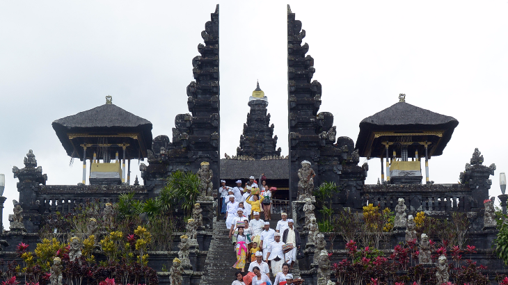 Gubernur Bali Cemaskan Keselamatan Benda Sakral di Pura Besakih