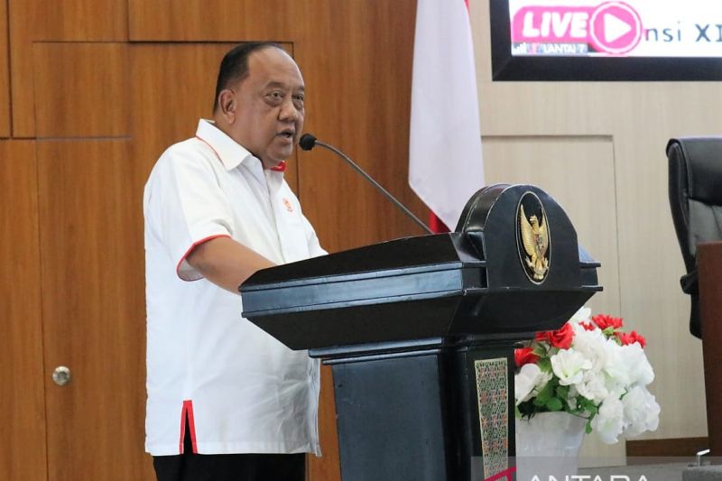 Ketua Umum KONI Pusat Marciano Norman saat membuka Musyawarah Olahraga Provinsi (Musorprov) XI KONI provinsi Maluku, di Ambon, Selasa (1/3).