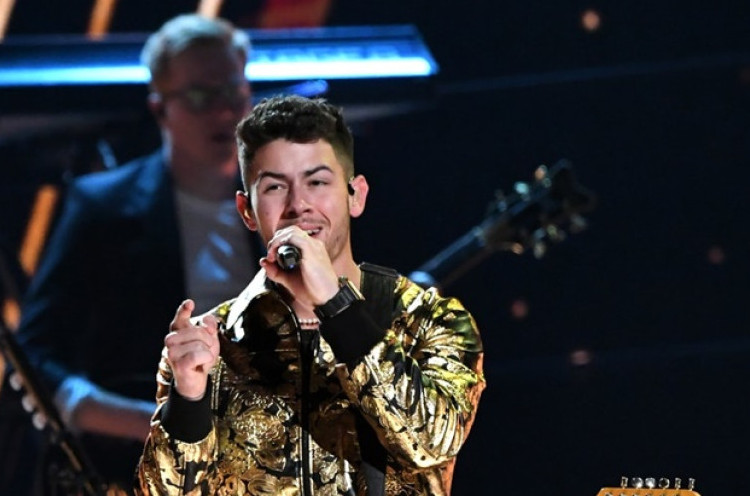 Balada Nick Jonas dan Selada yang Menempel di Giginya Saat Grammy Award