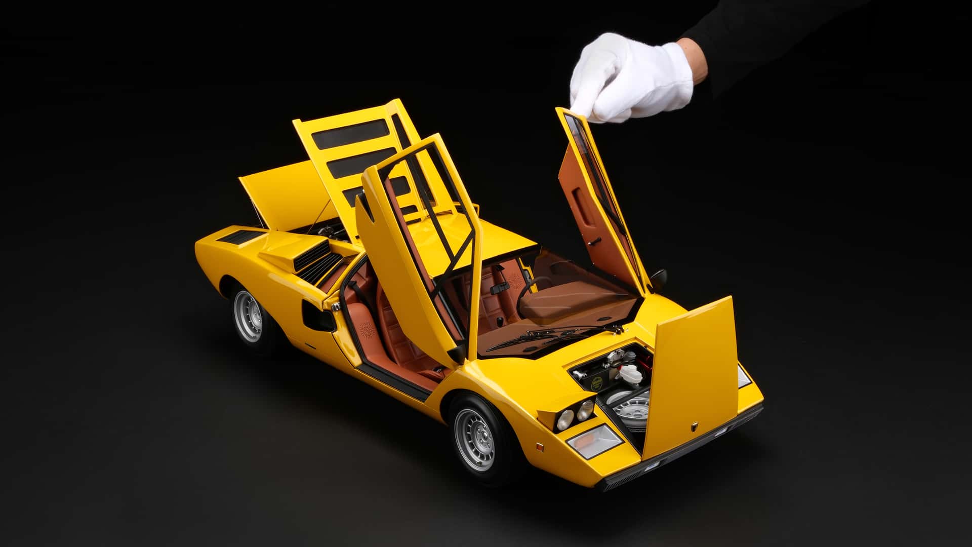 Amalgam Luncurkan Die-cast Lamborghini Countach 1:8