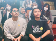 Kisah Rasa Iri Rayhan Noor di Videoklip 'Dari Balik Jendela' 