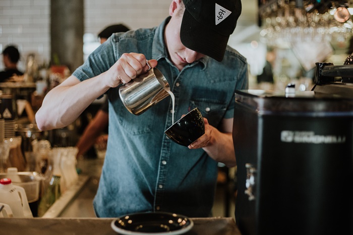 Tak Cuma Bikin Kopi, Seorang Barista Juga Harus Punya 4 Skill Ini