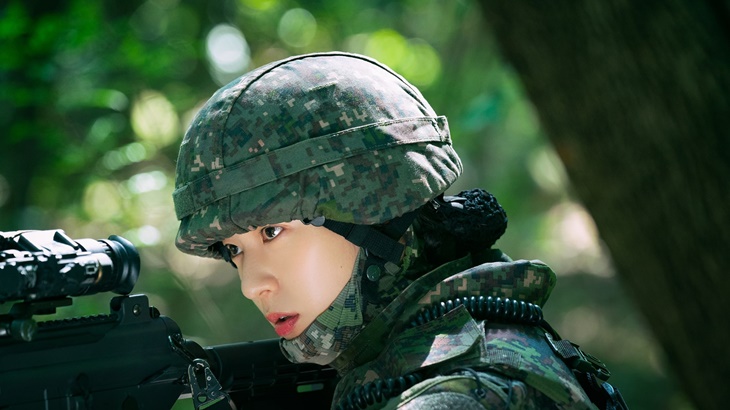 Demi Jadi Tentara, Krystal Ikut Pelatihan Khusus