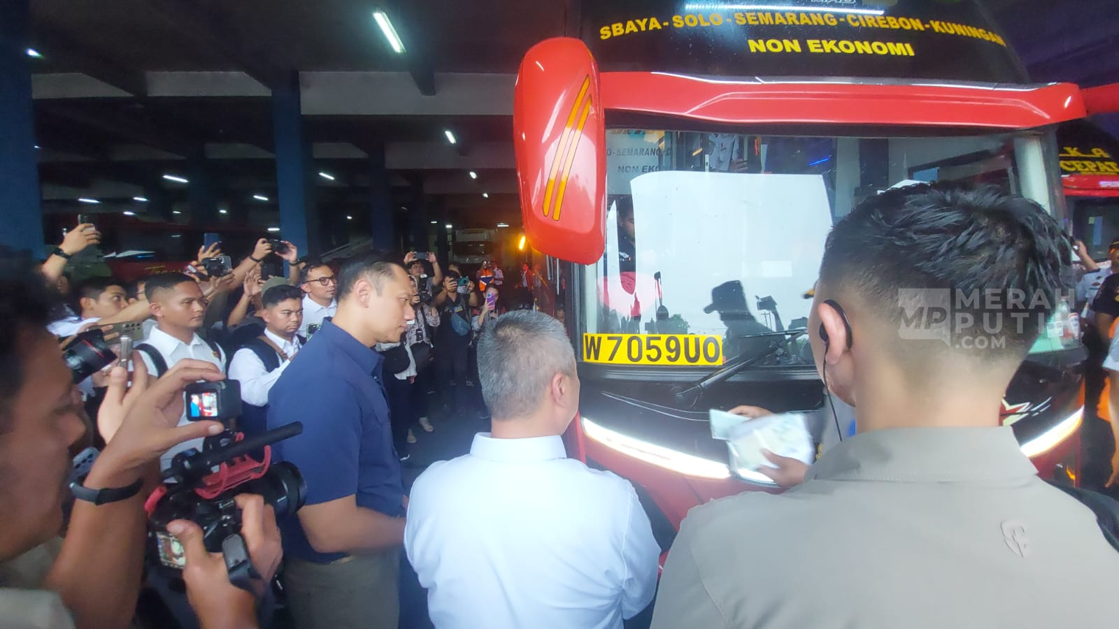  Cek Infrastruktur Kesiapan Nataru di Solo, AHY Sebut 110 Juta Orang Melakukan Perjalanan