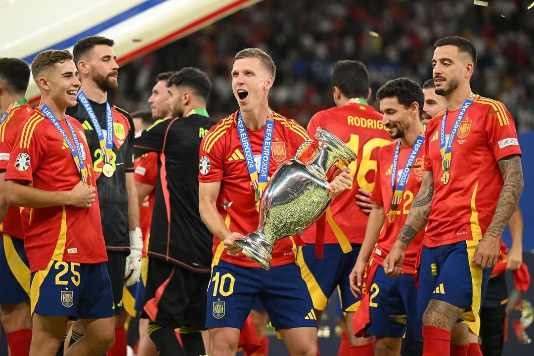 Barcelona Tawarkan Kontrak 6 Tahun untuk Dani Olmo