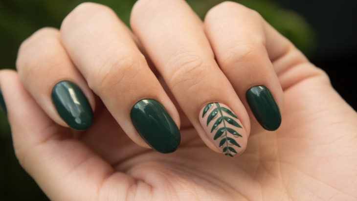 Menilik Tren Nail Art di 2024
