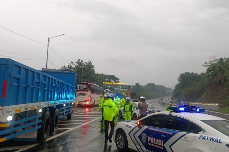 Truk Pembawa Kardus Masuk Gigi 4 Saat Kecelakaan, Sopir Tak Maksimalkan 'Engine Break'