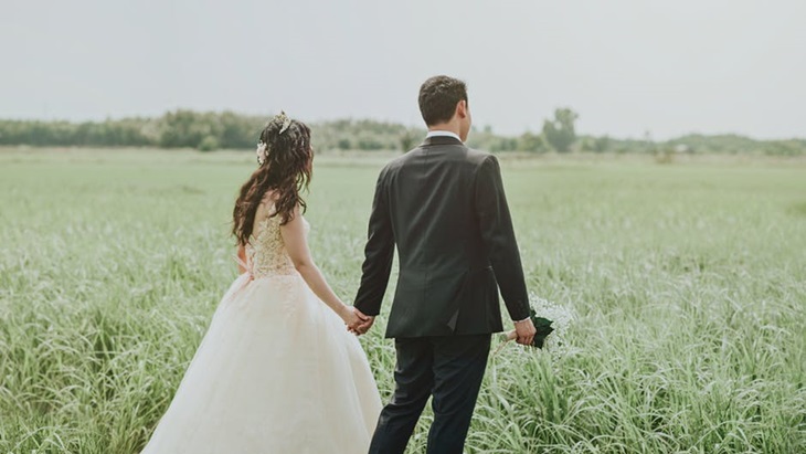 Milenial Rela Tunda Nikah Demi Traveling?
