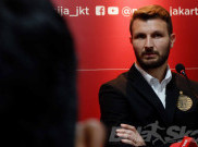Mantan Bek Juventus Kaget dengan Budaya Cium Tangan di Indonesia