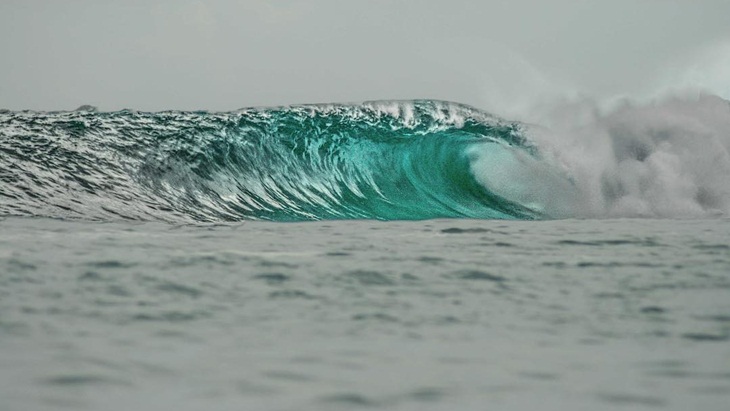 5 Pantai Tempat Peselancar Berburu Ombak Tinggi, Salah Satunya Mentawai