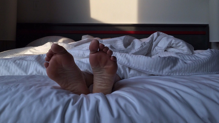 Bokong Seksi Tanpa ke Gym? Berlatihlah di Tempat Tidur