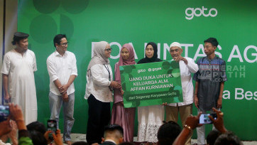 Doa Lintas Agama Ribuan Pengemudi Gojek untuk Affan Kurniawan di Masjid Pondok Indah