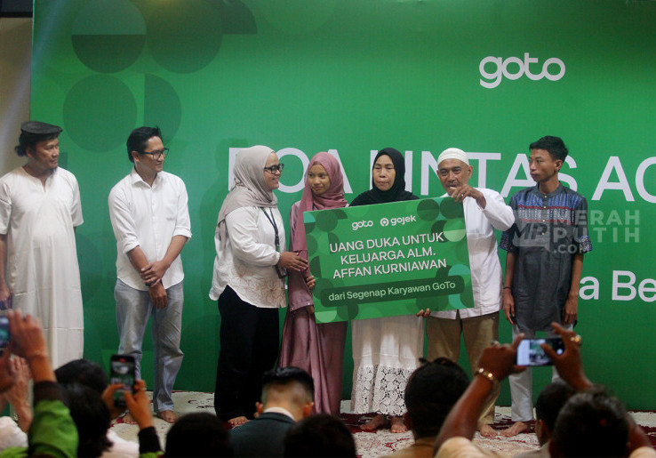 Doa Lintas Agama Ribuan Pengemudi Gojek untuk Affan Kurniawan di Masjid Pondok Indah