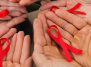 Tetap Bersinar, Selebritas ini Hidup dengan HIV/AIDS