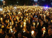 Ribuan Warga Bandung Nyalakan Lilin Perdamaian