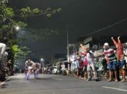 Jam Malam di Surabaya Dimanfaatkan Buat Balapan Onthel, Taruhannya Jutaan Rupiah!
