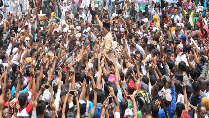 Capres Prabowo mendapat sambutan meriah dari ribuan warga Jawa Tengah di Purbalingga (Foto: Twitter @prabowo)